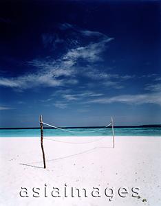 Asia Images Group - Maldives, Kunfunadhoo atoll, Soneva Fushi, Volleyball net on Dolphin Beach.